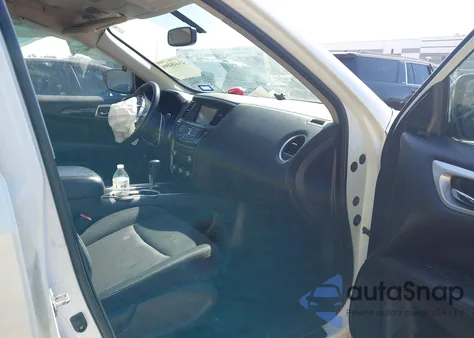 2019 Nissan Pathfinder Sv z USA, uszkodzony, nr VIN 5N1DR2MNXKC582825